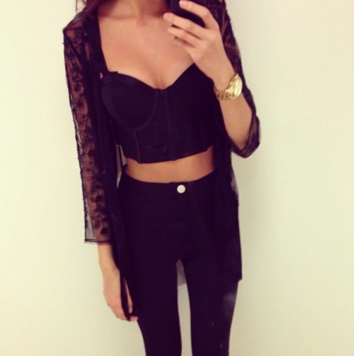 •How To Style A Crop Top•