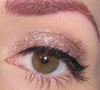 13. simple neutral glitter eye makeup look