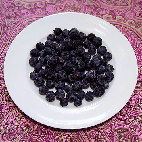 Health Tip: Eat 100 Calorie Snacks To Lose Weight! Here Are 100 Calorie Servings Of Differnt Fruits