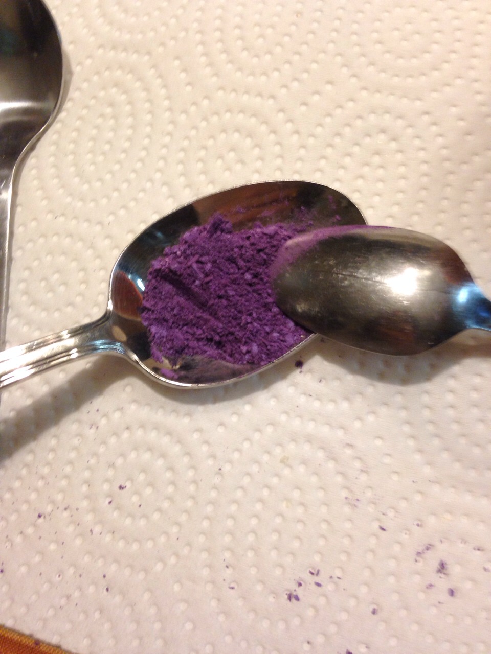 Crush the powder to a fine grain, then set aside.