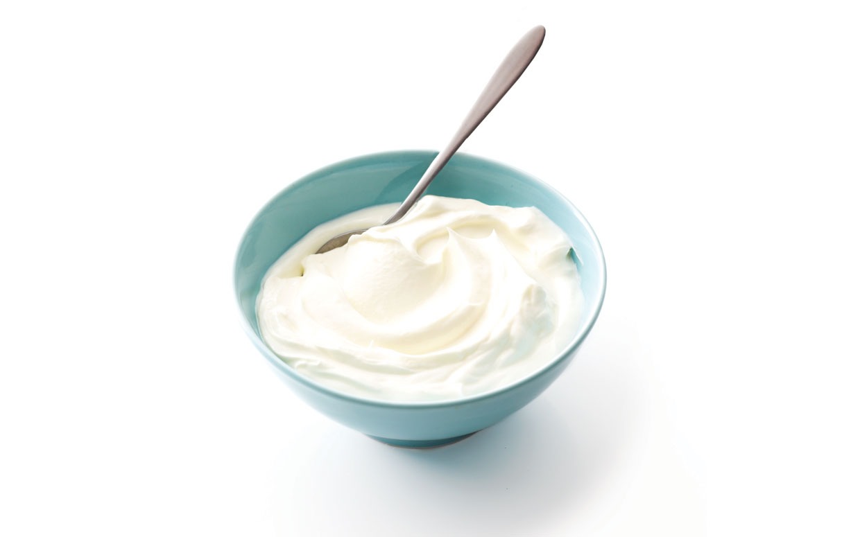 5. Greek yogurt instead of regular
Another dairy swap – go for Greek yogurt rather than regular whenever possible. Regular yogurt is high in sugar and is going to lead to rapid spikes in blood glucose. Greek yogurt, on the other hand, is high in protein and low in sugar. 