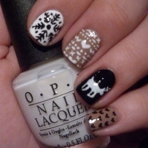 Holiday-inspired Nail Art 🎄🎅🎁