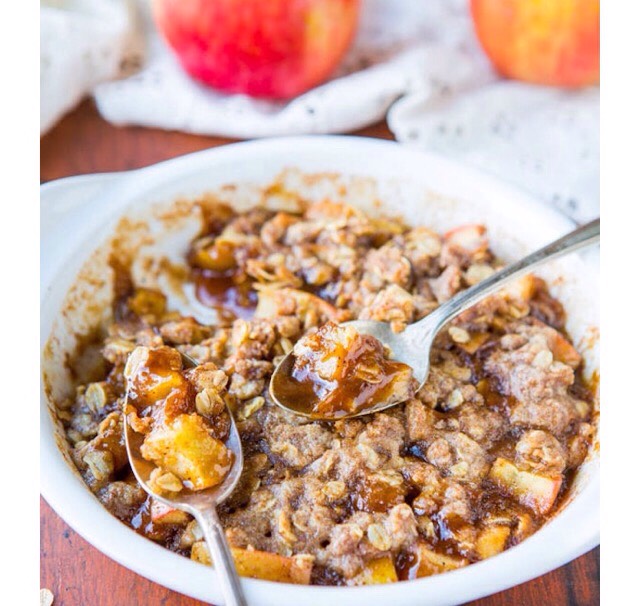 Microwave Apple Cinnamon Crumble