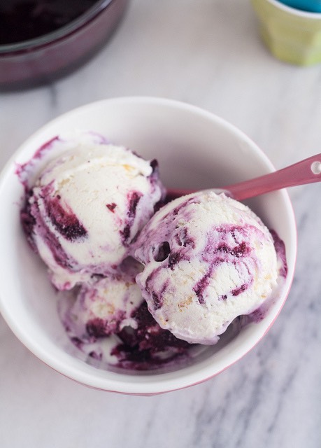 Blueberry vanilla cheesecake ice cream