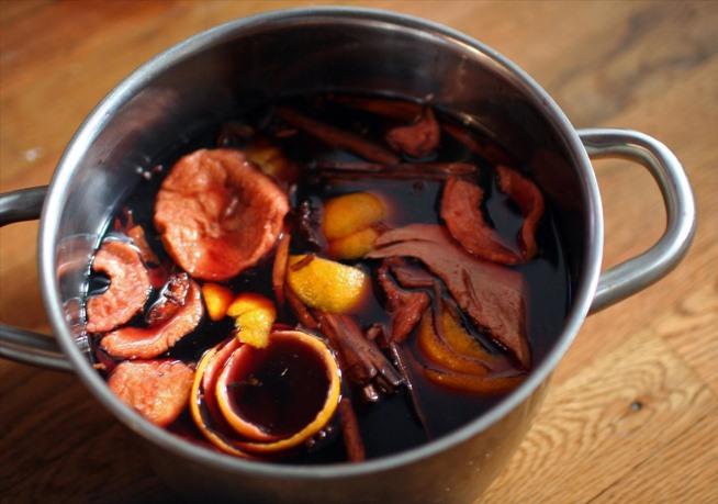 This is mulled wine magic about to happen.