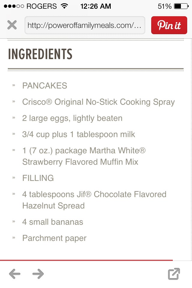 Strawberry Banana Pancake Wraps With Chocolate Hazelnut Spread!