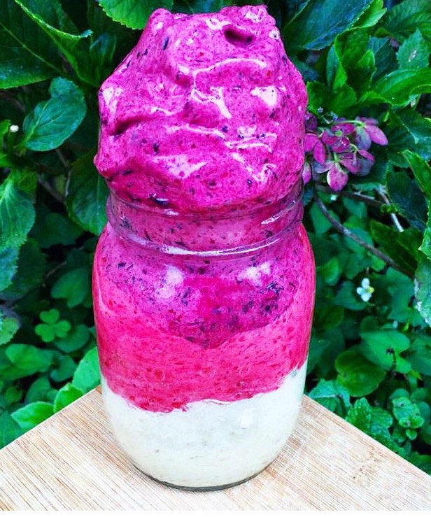 Vanilla, rasberry & blueberry nicecream 