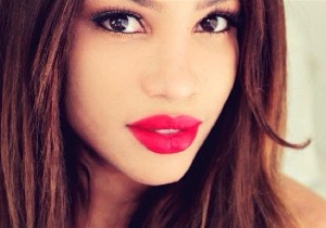 She is the best she does : makeup tutorials , DIYs, hair tutorials, what's in my (bag,phone,etc...) ,and lots more!!!