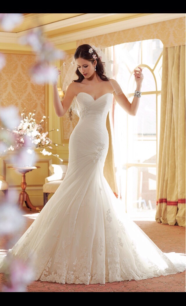 Beautiful Wedding Dresses UNDER $500! π #tipit