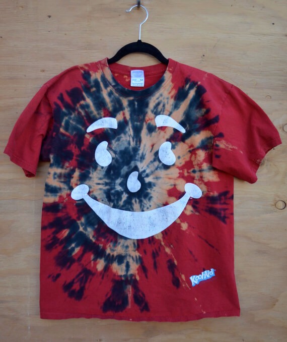 And then there's tie dye! I never knew you could use kool-aid! But it seems to be a cheap and reliable alternative to the actual tie dye kits! Fun for summer!!