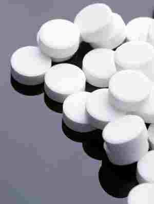 Pain Killers

Advil, Tylenol, Any pain killer of your choice! You never know when you could get a headache or cramps! So pack a few in the pocket of your purse and don't worry about that painful, random headaches!