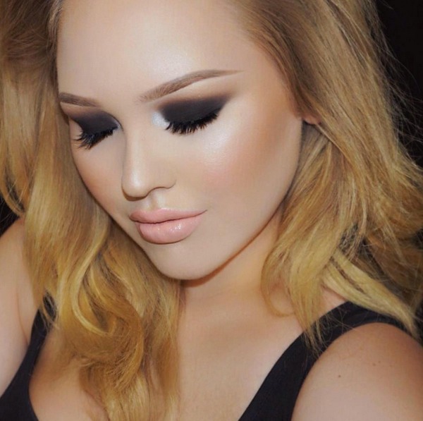 @NikkieTutorials on YouTube

Nikkie is a hilarious makeup beauty guru here in YouTube. She is a great makeup role model for big or curvy women. Her makeup is very sophisticated and professional. On her channel pull find many celebrity in spired looks and tutorials. 