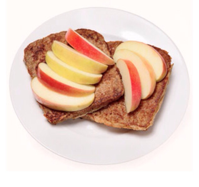 Vanilla spice French toast with apples