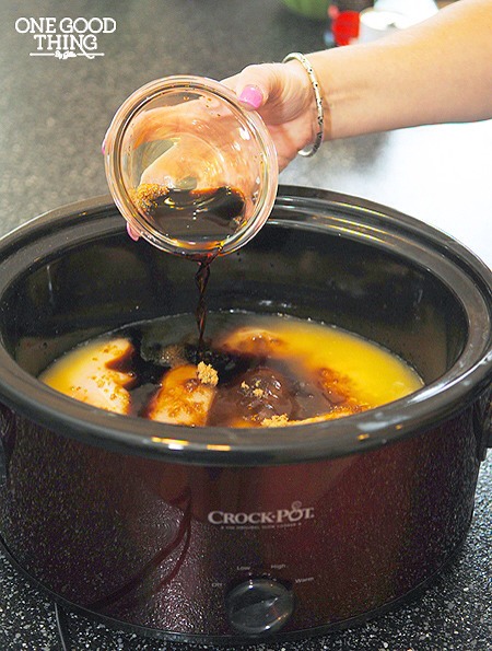 Cook on low for 6 to 8 hours or until chicken is tender and falls apart.🍗