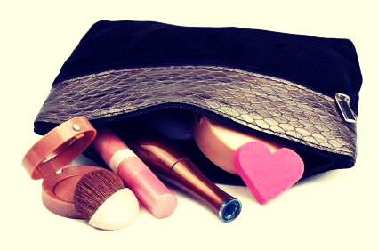 I am by no means telling people what they must have, and you should tailor your bag to your own needs. ☺️ Enjoy!