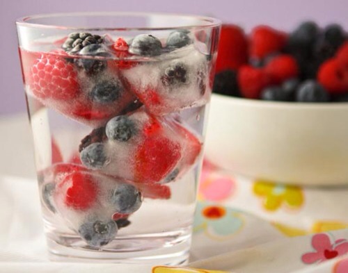 Even a great idea for making detoxifying fruit water to add flavor in your water and cleanse your body! Try it out 

DONT FORGET TO LIKE, PLEASE DONT JUST SAVE IT! And FOLLOW for more :) 