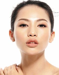 Twice a day, dab some of the liquid on a cotton puff, and gently apply on skin.