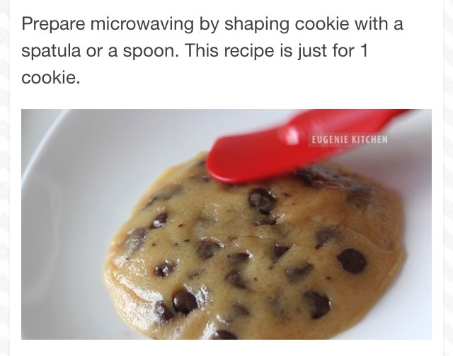 ✨✨ 1 MInute Microwaved Chocolate Chip Cookie ✨✨