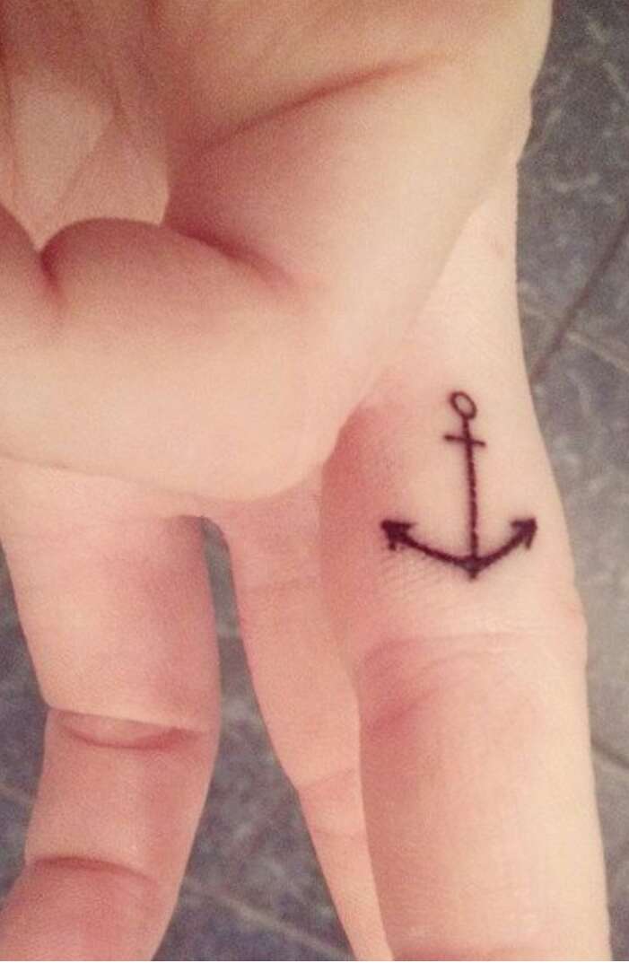   Beautiful Dainty Finger Tattoos For Women!