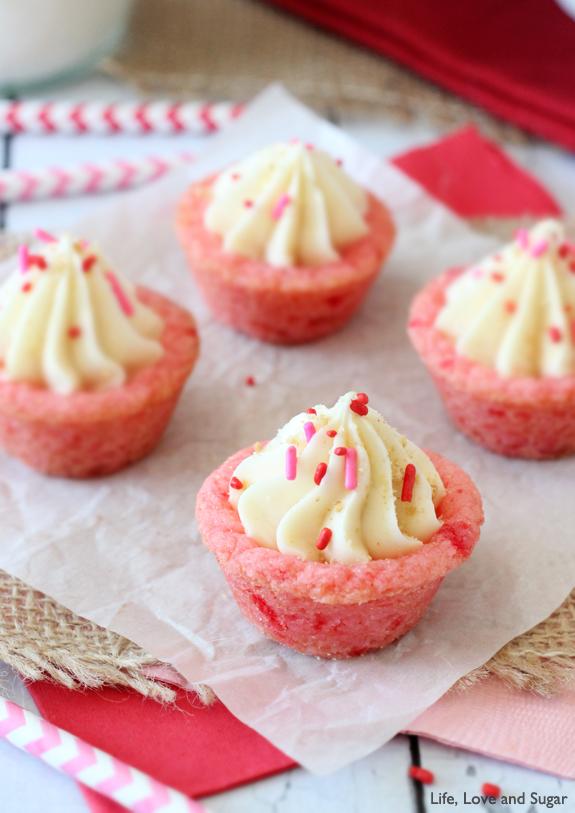 Mini Strawberry Cheesecake Cookie Cups 
