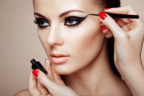 Summer 2016 Hottest Looks, Make Up Trends, And Products.