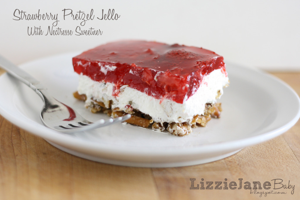 Delicious #Strawberry Pretzel Salad