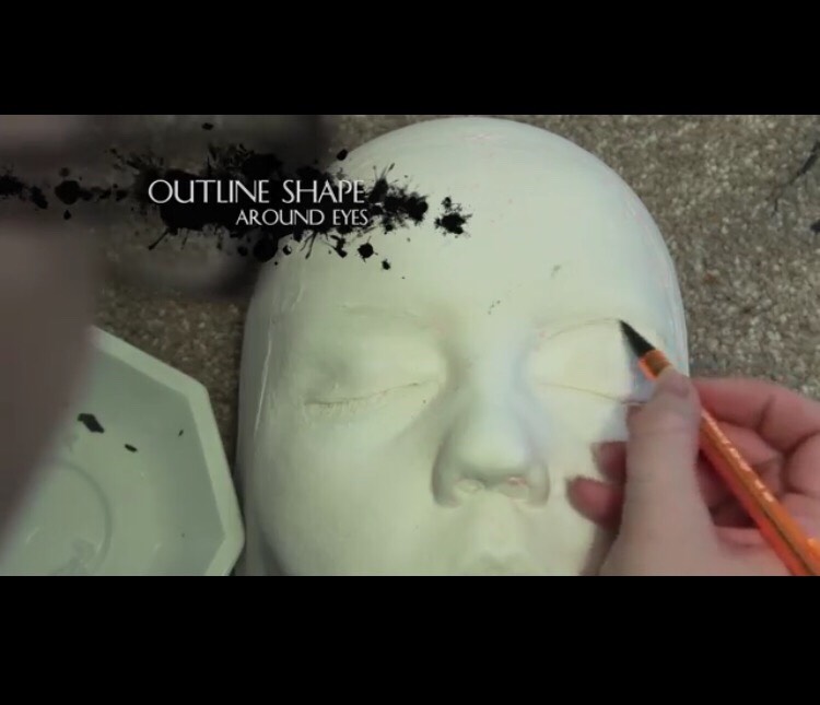 DIY Masquerade Mask: Ice Queen. 