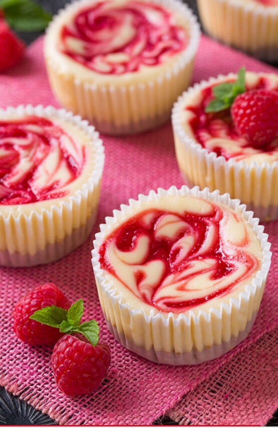 Raspberry Swirl Cheesecake Cupcakes! 🍥