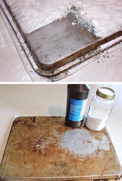 4. Cookie sheet grim

Just about everyone's cookie sheets begin to look like this over time. It's so simple to clean and requires no scrubbing! All you need is hydrogen peroxide and baking soda. You get it into a paste and let it sit for a hour or so. Wallah!