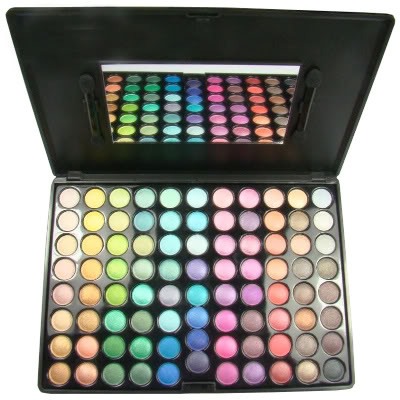 If you search makeup into amazon you will find so many makeup products for less than £10💸 Including sets of at least 50 eyeshadows for around £5 👑