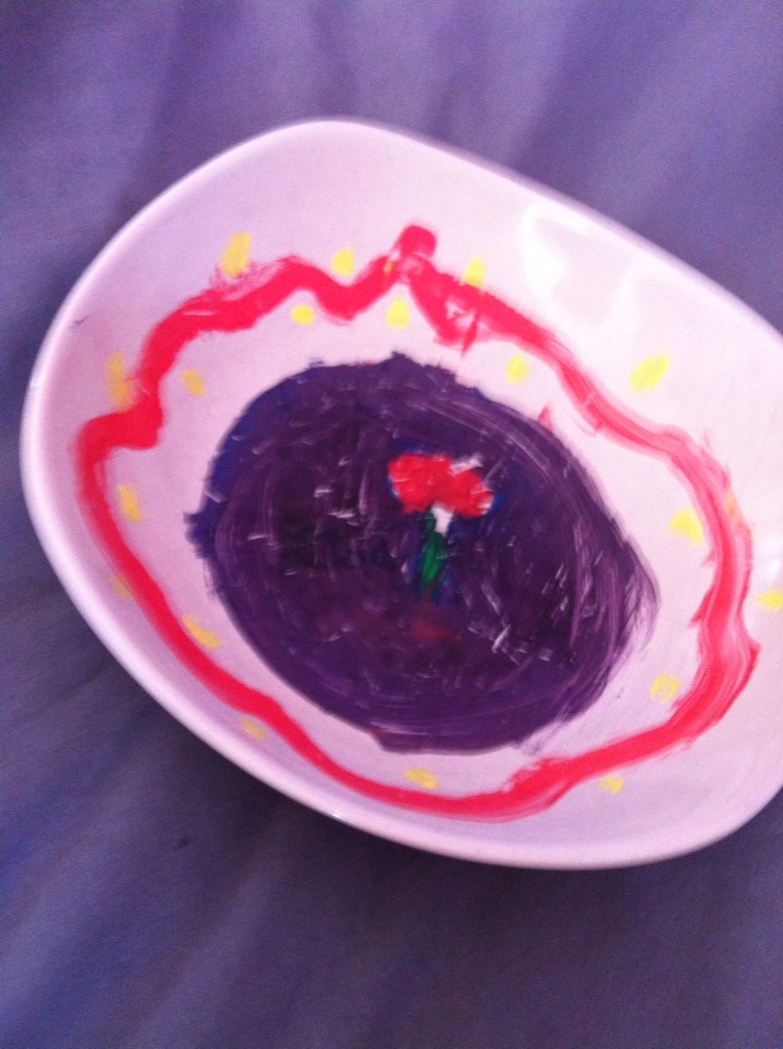 Perfect for kids! Decorate old plates/ bowls and use as containers for hair bobbles or toys!