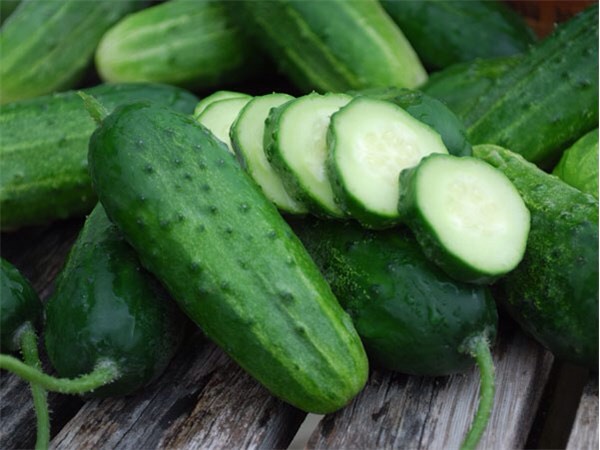 2 cucumber slices 