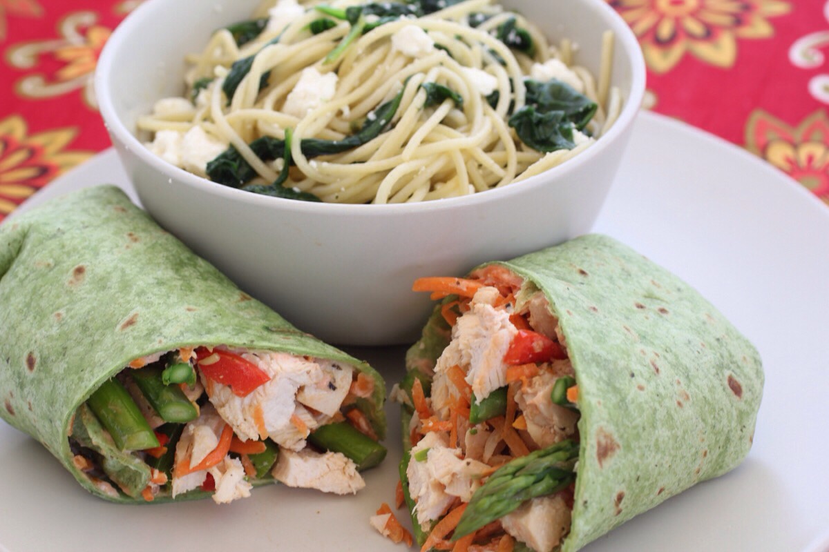 Asian wrap
• Food wrap (tortilla, spinach, long flatbread etc.)
• Chicken
• Shredded carrots
• Asparagus
• Red peppers