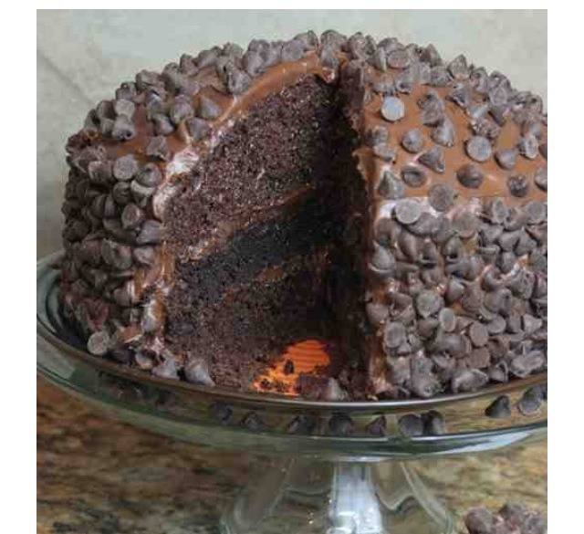 Amazing Chocolate Brownie Cake (: