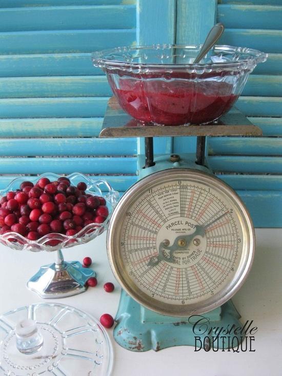 Cranberry Sauce ~  This tasty cranberry sauce is delicious served on turkey or slathered on rolls.  The sauce is a blend of fresh cranberries, apples and oranges.  Yumm-o!
