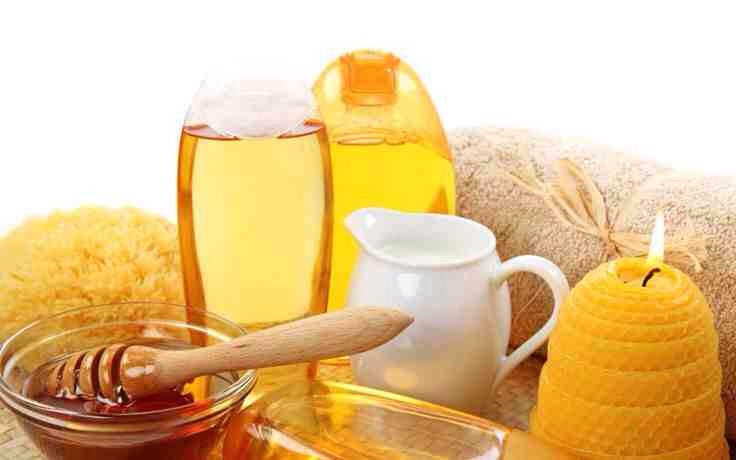 Milk, Yogurt & Honey Mask
•Combine 1Tbs of room-temperature milk or yogurt & 1Tbs of honey well
•Apply to skin using a cotton ball or your fingertips
•Apply a thin layer & allow drying before adding more ( If you wish )
•Let the mask sit for 10-15 minutes
•Rinse the mask & Gently scrub