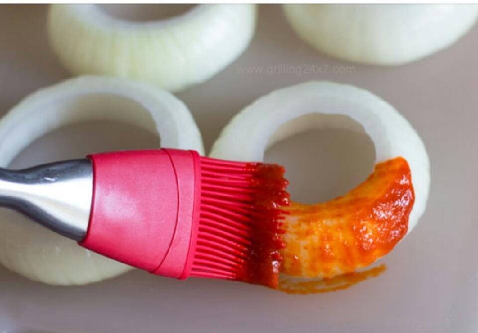 Smoked Bacon Wrapped Onion Rings – Spicy Sriracha Onion Rings