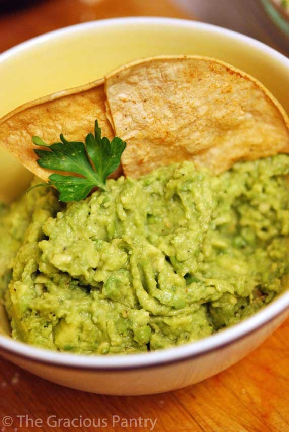 Order the guac
Eat more avocado. It's the best way to achieve perfectly hydrated skin from the inside out. Avocado supplies the skin with healthy fats and phytonutrients to hydrate from the inside out and bring back your natural glow.