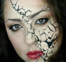 25 Creepy But Cool Halloween Makeup Ideas! #Halloweentip