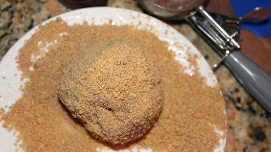 3) Immediately drop shaped ice cream ball into cereal mixture; roll to evenly coat, pressing cereal mixture around outer surface for desired thickness of coating. Repeat with remaining balls.