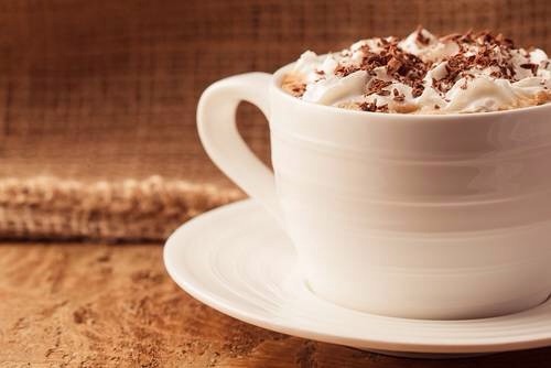 4. Fancy Coffee
Many people enjoy their morning coffees, but you could be packing on the pounds with this seemingly innocent drink. Black coffee has 0-5 calories per glass, making it a smart choice. As soon as you start adding in cream and sugar, the calories go up. 