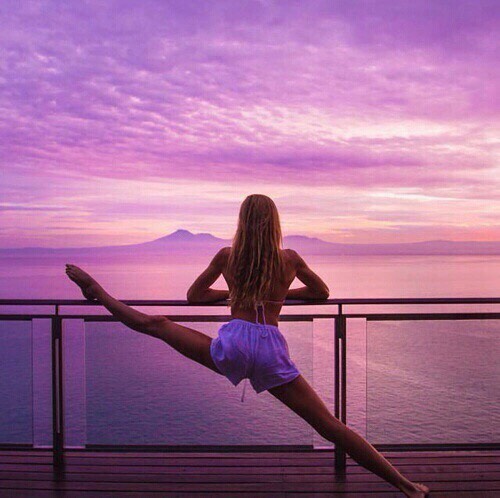 How To Use:
For maximum absorption, mist throughout hair and scalp, then braid/twist/tie hair to deep-condition during yoga practice or other activity.
