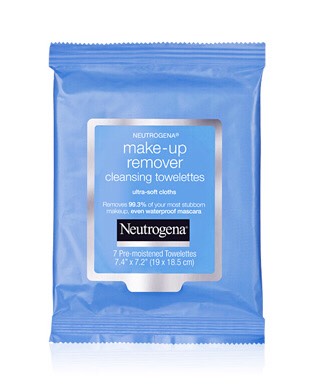 9. MAKEUP REMOVER WIPES
This is optional to have if you wear makeup or not💁, but even if you don't wear makeup you still might want to have it with you if your friend needs to take her makeup off. 🎀