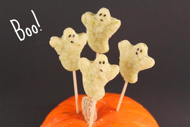 Sour Cream and Chive Ghost Crackers

http://www.spcookiequeen.com/2011/10/sour-cream-and-chive-cracker-recipe.html