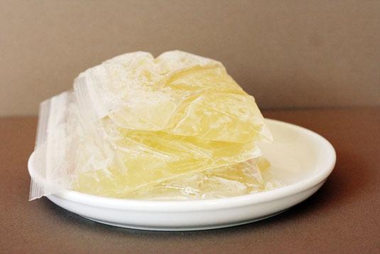 10. Freeze leftover wine to use for cooking later. If you ever find yourself with leftover wine (Does that happen?), just measure out the leftovers into Ziploc bags and toss in the freezer for later; perfect for when you need wine in a recipe!
