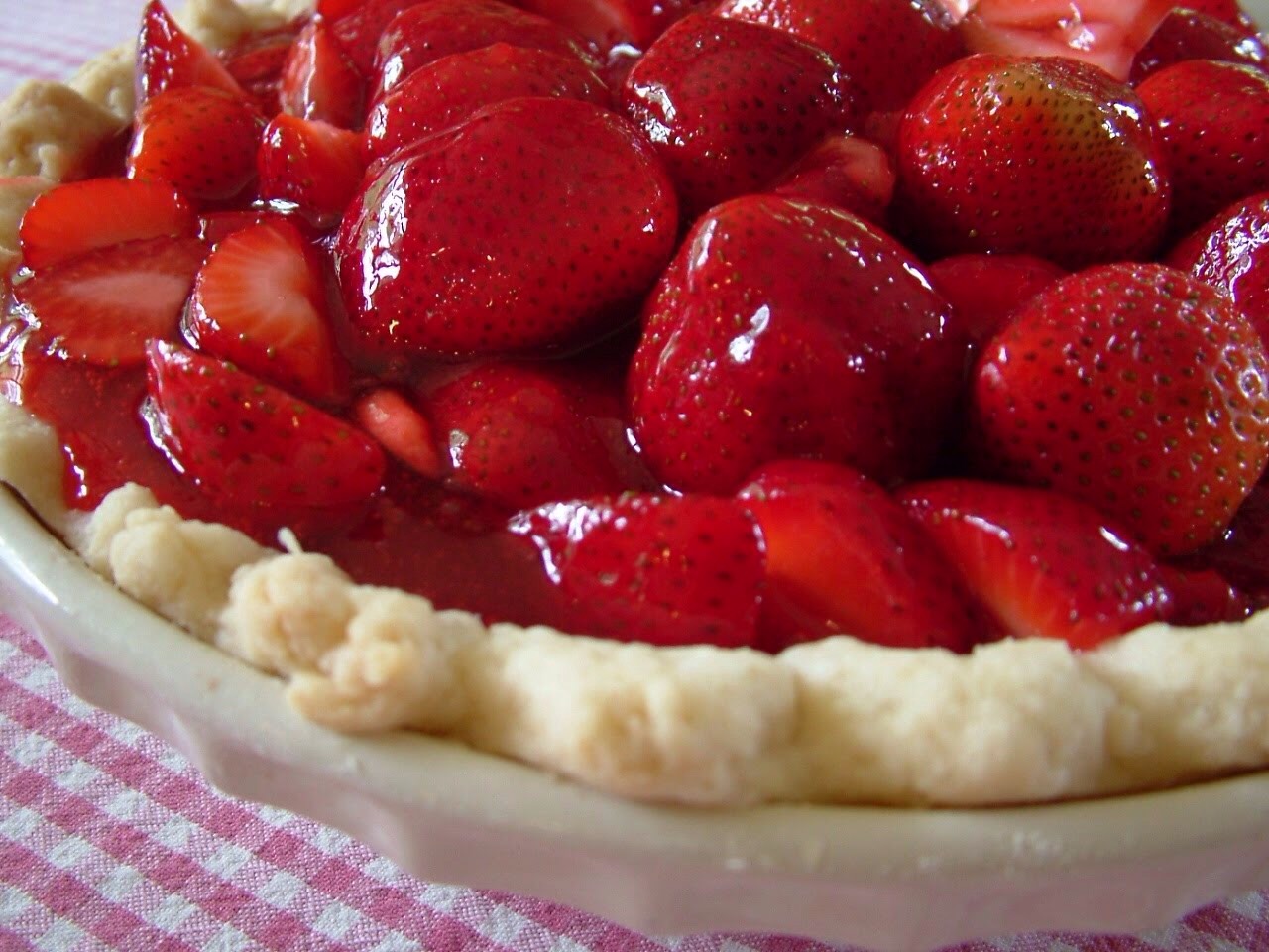 Fresh strawberry pie 