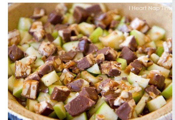 Snickers No-Bake Caramel Apple Pie!!