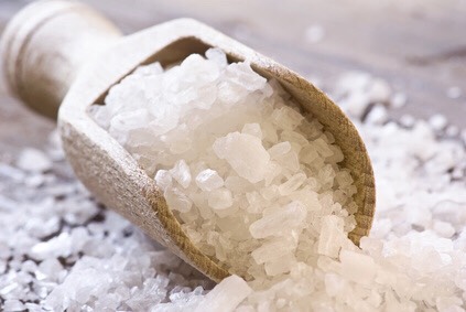 Gentle body scrub ❤️
Mix a 2 to 1 of olive oil and sea salt to make an effective and quick body scrub. This helps get rid of dead skin cells creating glowing and softer skin.