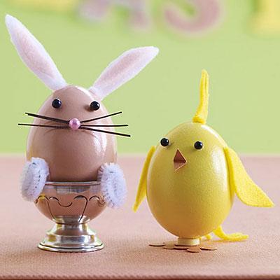 Chick and Bunny Eggs

Use a little bit of felt and creativity to transform plain eggs into adorable chicks and bunnies.
