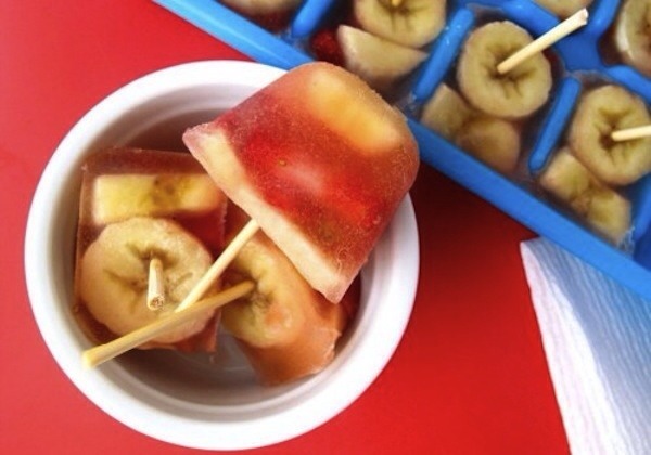 Make mini popsicles for a small treat.

